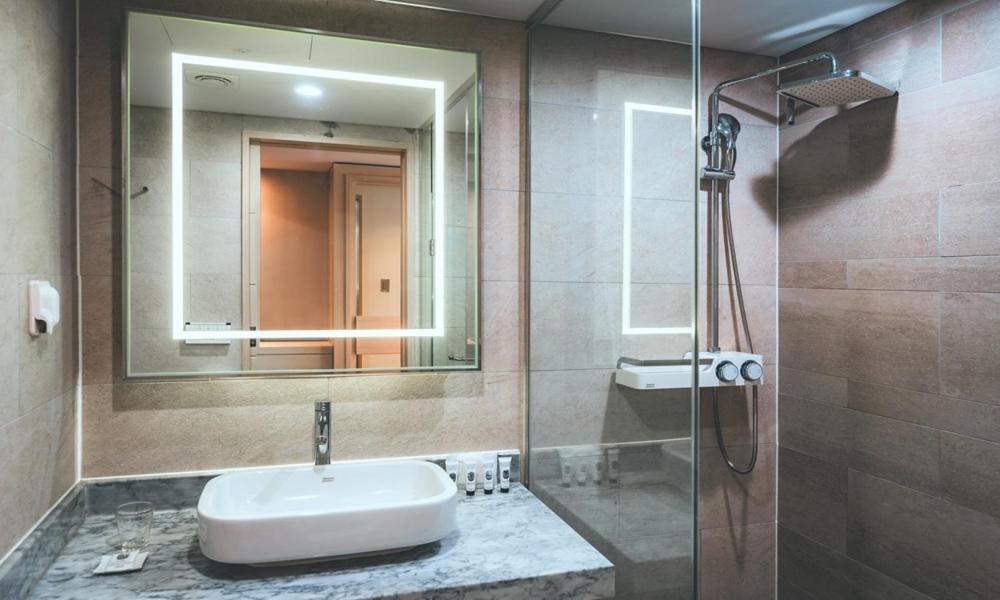 Wonju City Hotel Hyeoksin Kültér fotó